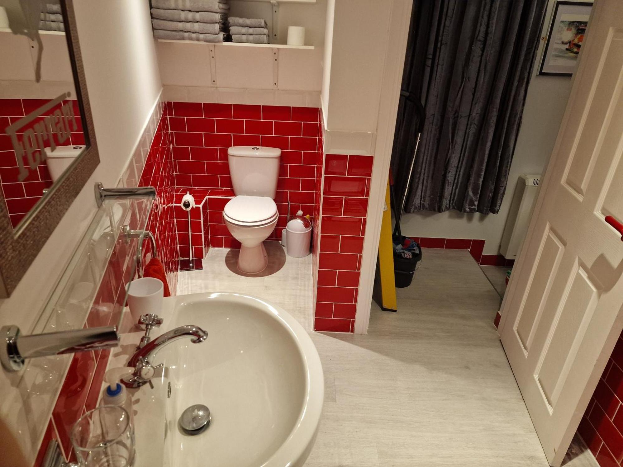 Joiners Arms - Studio Apartments Market Drayton Bagian luar foto