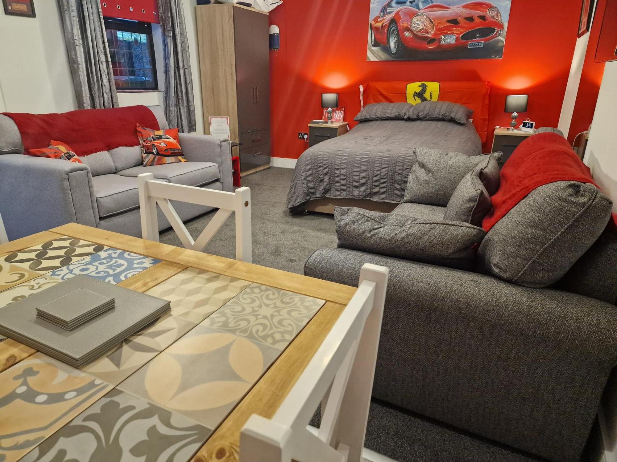 Joiners Arms - Studio Apartments Market Drayton Bagian luar foto